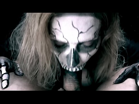 ❤️ Vajzë demonike që thith karin me gojën e saj të zezë dhe gëlltit sperma. Porno në sq.mass-pr.ru ﹏
